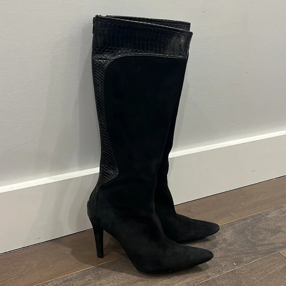 Lord & Taylor Women's Black,suede and leather pointed toe, heeled boots size 7.5 - Picture 2 of 10